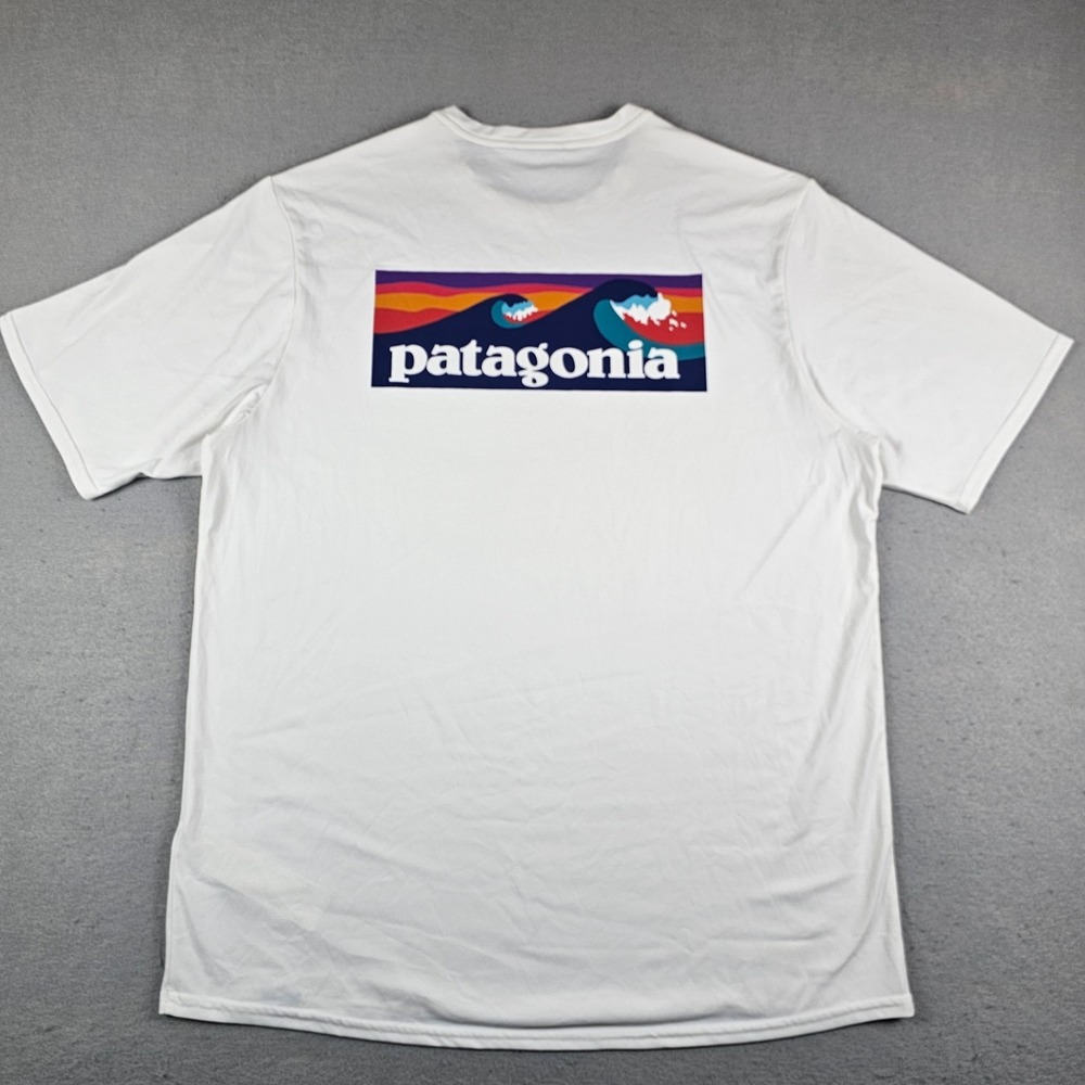 Patagonia Capilene Cool Daily Shirt Mens Medium White Short Sleeve Graphic Tee